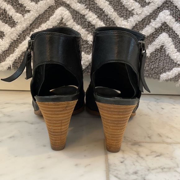 Paul Green open toe bootie. Size 8 - Picture 2 of 4